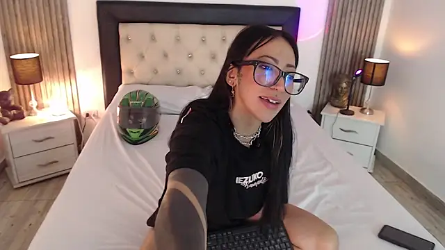 Sam mansson66 online show from 02/05/25, 03:09