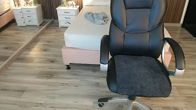 Sam mansson66 online show from 10/24/25, 12:56