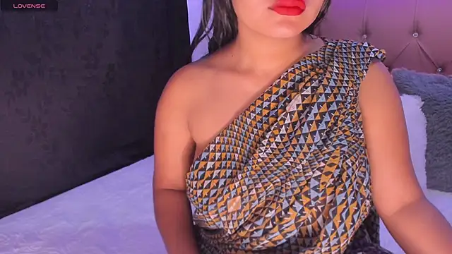 Snapshot of shara_queen1 chatting on 01/17/25, 06:44 shara queen1 online show from 01/17/25, 06:44