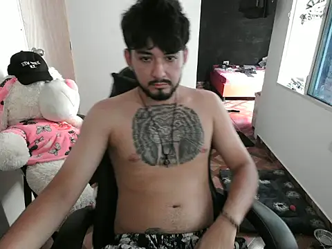 Snapshot of SeduxionDuo chatting on 10/30/25, 07:03 SeduxionDuo online show from 10/30/25, 07:03