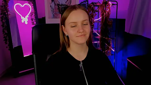 Snapshot of KellyPoter chatting on 12/12/24, 07:48 KellyPoter online show from 12/12/24, 07:48