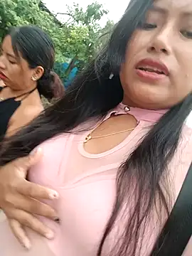 Snapshot of Karol-kamila19 chatting on 12/02/24, 01:02 Karol-kamila19 online show from 12/02/24, 01:02