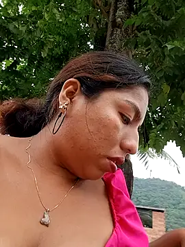 Snapshot of Karol-kamila19 chatting on 12/11/24, 01:17 Karol-kamila19 online show from 12/11/24, 01:17