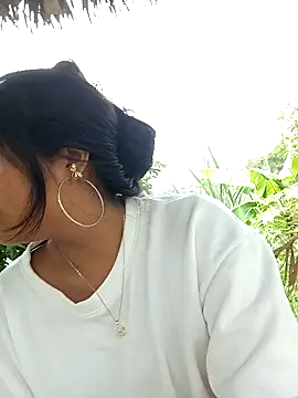 Snapshot of Karol-kamila19 chatting on 12/15/24, 02:48 Karol-kamila19 online show from 12/15/24, 02:48