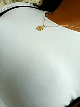 Snapshot of Karol-kamila19 chatting on 01/02/25, 12:57 Karol-kamila19 online show from 01/02/25, 12:57