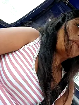 Snapshot of Karol-kamila19 chatting on 01/03/25, 01:58 Karol-kamila19 online show from 01/03/25, 01:58