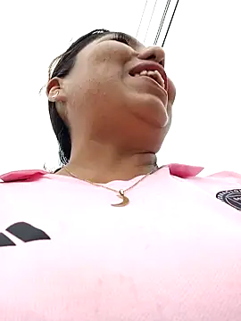 Snapshot of Karol-kamila19 chatting on 01/05/25, 01:04 Karol-kamila19 online show from 01/05/25, 01:04