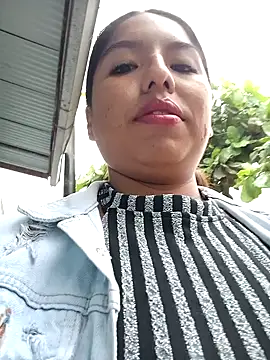 Snapshot of Karol-kamila19 chatting on 01/06/25, 01:30 Karol-kamila19 online show from 01/06/25, 01:30