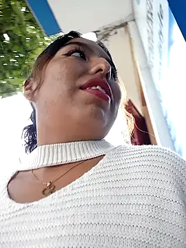 Snapshot of Karol-kamila19 chatting on 01/17/25, 02:07 Karol-kamila19 online show from 01/17/25, 02:07