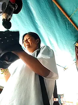 Snapshot of Karol-kamila19 chatting on 01/18/25, 03:59 Karol-kamila19 online show from 01/18/25, 03:59