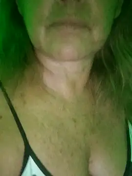 Kasandra Ho online show from 12/17/25, 01:33