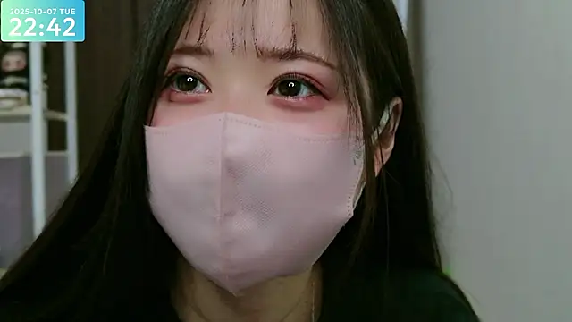 Snapshot of -SHIZUKU- chatting on 10/07/25, 01:41 -SHIZUKU- online show from 10/07/25, 01:41