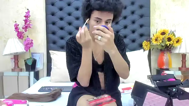 NahomiWhitel online show from 09/26/25, 03:27