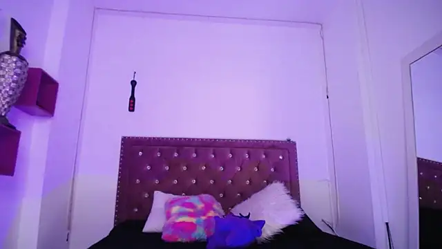 amelierouss online show from 02/05/25, 07:31