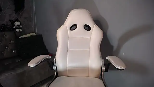 amelierouss online show from 10/17/25, 09:50