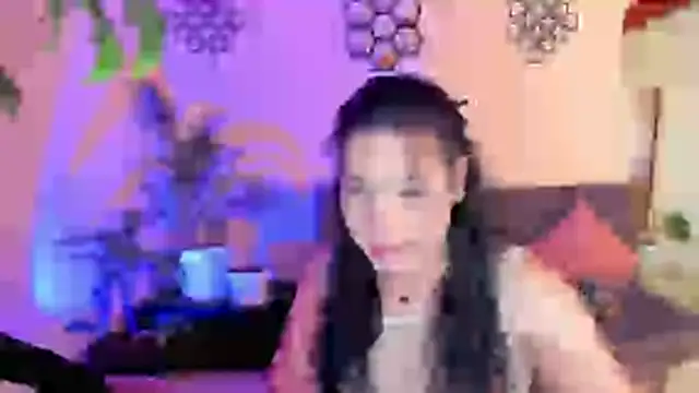 Snapshot of linda_zaam83866 chatting on 07/23/26, 05:33 linda zaam83866 online show from 07/23/26, 05:33