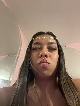 Lea velle online show from 10/30/25, 04:03