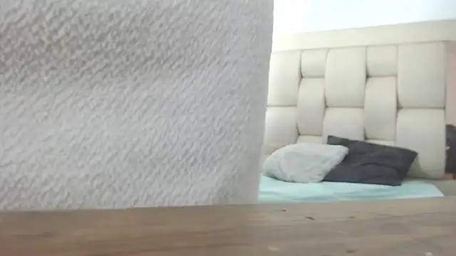 Snapshot of Candy_and_Jh0n chatting on 01/28/25, 05:54 Candy and Jh0n online show from 01/28/25, 05:54