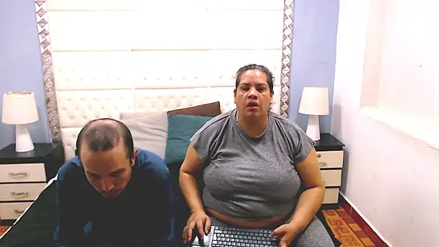 Snapshot of Candy_and_Jh0n chatting on 03/19/25, 03:20 Candy and Jh0n online show from 03/19/25, 03:20