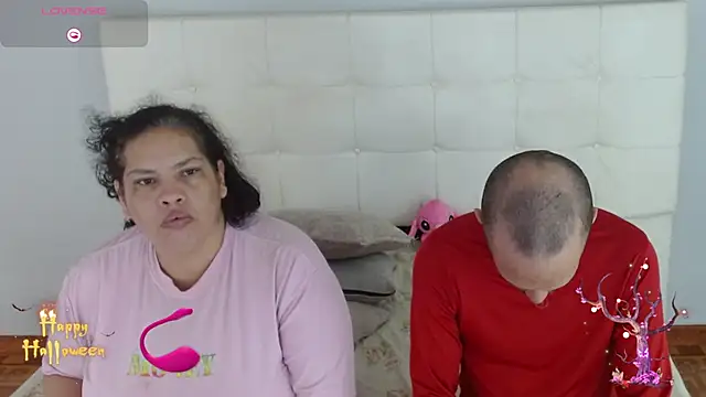 Snapshot of Candy_and_Jh0n chatting on 10/13/25, 07:25 Candy and Jh0n online show from 10/13/25, 07:25