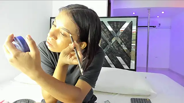 Fernanda brown18 online show from 02/13/25, 01:26