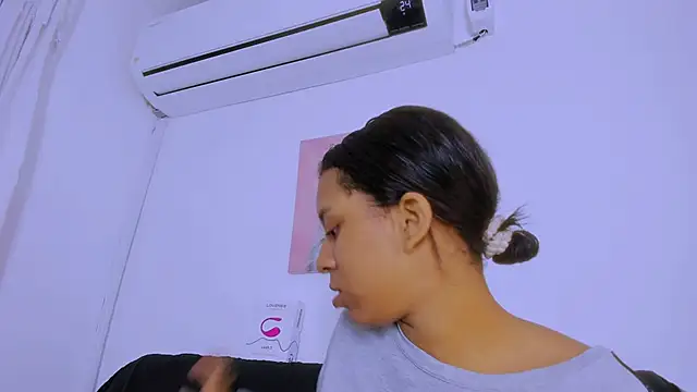 Fernanda brown18 online show from 09/25/25, 08:23