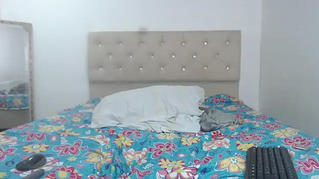 CorinaSmith28 online show from 12/04/24, 01:36