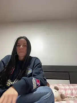 daniniescobarr online show from 03/04/26, 08:37