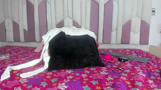 mia stanfort online show from 03/18/25, 10:15