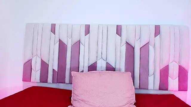 mia stanfort online show from 09/22/25, 07:16