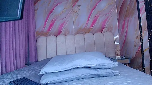 mia stanfort online show from 04/20/26, 07:15