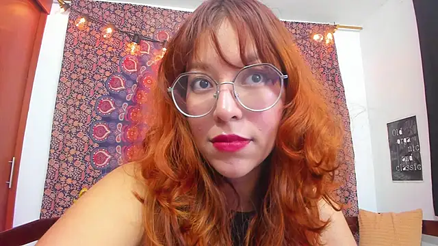 Snapshot of _Moon_Johnson chatting on 12/22/25, 11:35 Moon Johnson online show from 12/22/25, 11:35