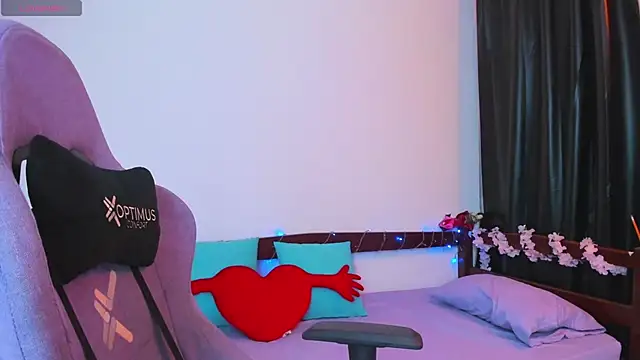 Snapshot of _Moon_Johnson chatting on 02/25/26, 02:10 Moon Johnson online show from 02/25/26, 02:10