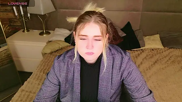 KarenLong online show from 12/04/24, 09:07