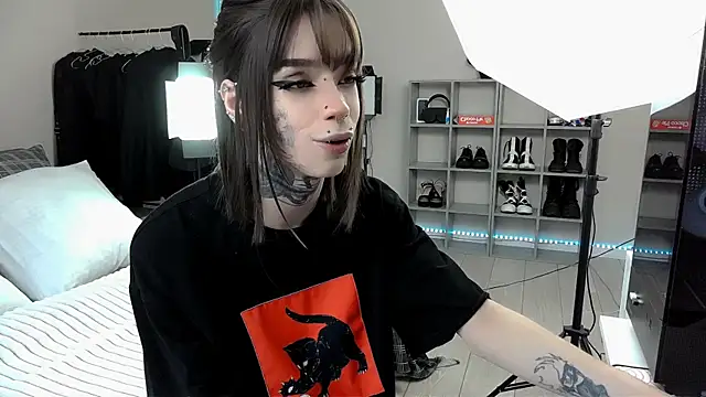 Snapshot of Tanya_M chatting on 02/02/25, 11:08 Tanya M online show from 02/02/25, 11:08
