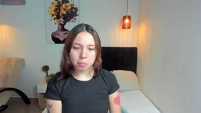 Snapshot of Carol_Pinter chatting on 02/04/25, 04:37 Carol Pinter online show from 02/04/25, 04:37