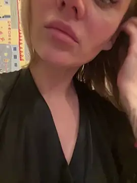 Snapshot of -Cherry-lady- chatting on 12/09/24, 02:06 -Cherry-lady- online show from 12/09/24, 02:06