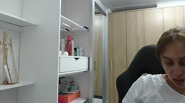 RoxanaLove9 online show from 01/11/25, 12:55