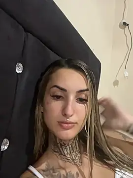 hotskinny1 online show from 02/15/25, 11:36