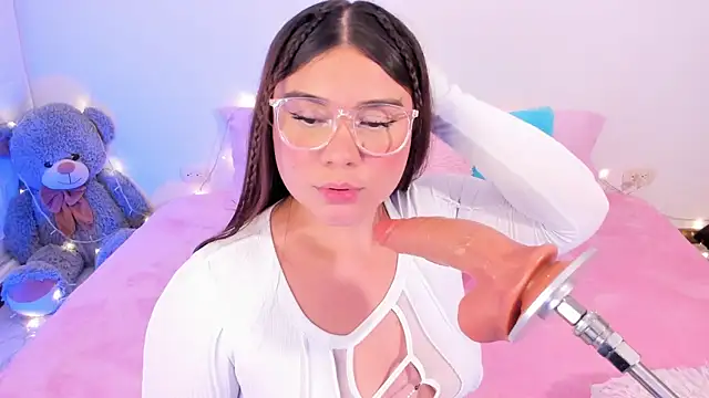 Isa belaa online show from 01/27/25, 11:11