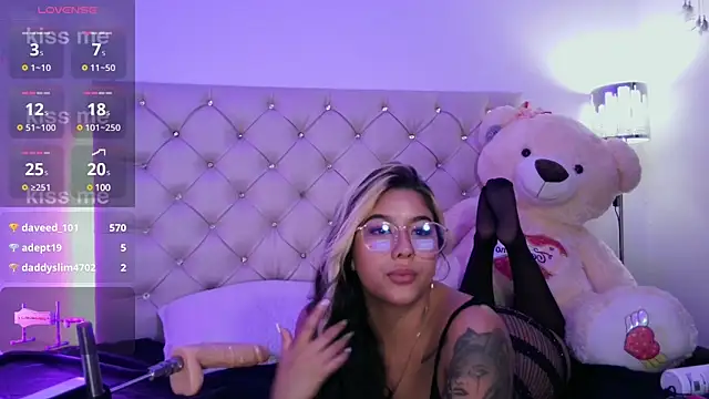 EmberEyes 999 online show from 03/05/25, 12:49