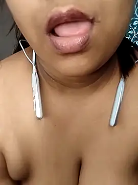 Hottyalia online show from 03/04/25, 04:49