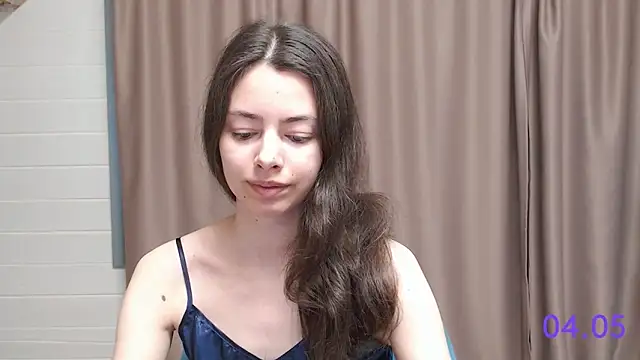Snapshot of sweet_sweet_angel chatting on 05/04/26, 09:38 sweet sweet angel online show from 05/04/26, 09:38