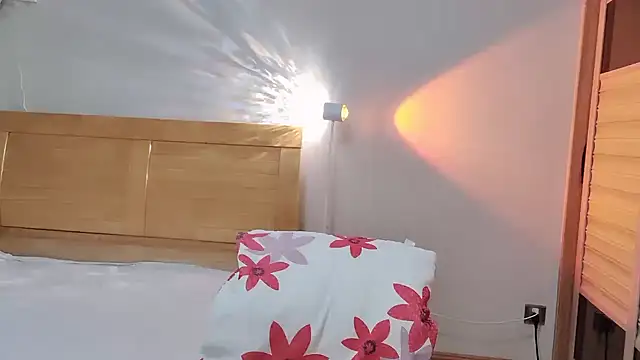 Linda-LL online show from 02/15/25, 05:30