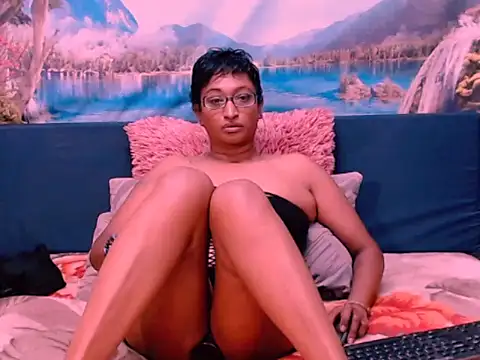 Snapshot of indianspicey chatting on 01/15/25, 07:44 indianspicey online show from 01/15/25, 07:44