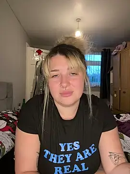 Curvy Rosie99 online show from 12/02/24, 03:47