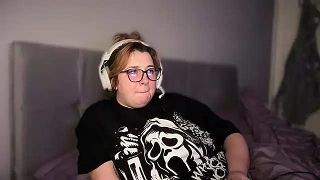 Curvy Rosie99 online show from 04/16/26, 09:39