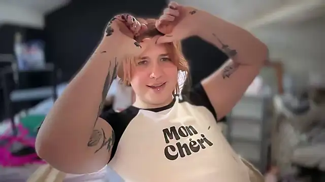 Curvy Rosie99 online show from 04/25/26, 01:41