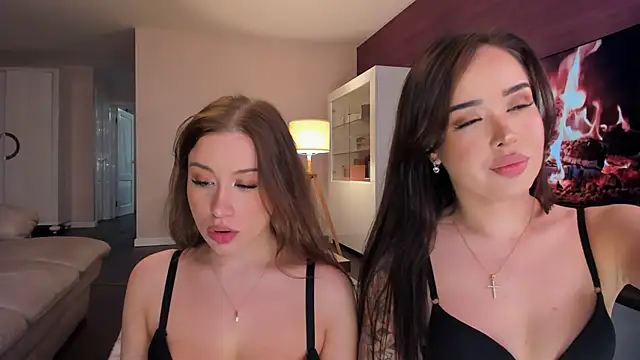 Snapshot of hannah_x_x_ chatting on 10/05/25, 07:45 hannah x x online show from 10/05/25, 07:45