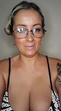 DesireSatler online show from 02/02/25, 11:53